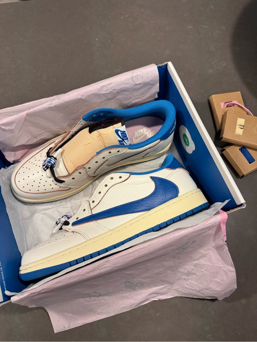 air jordan 1 x travis scott